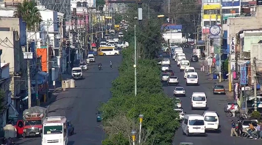Transportistas mexiquense inician concentración con la intención de protestar en el Zócalo de la Cdmx. Foto 'La Jornada' 