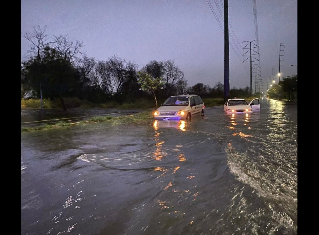 Afectaciones por lluvia en calles de Monterrey, Nuevo León. Foto cortesía Protección Civil / Archivo