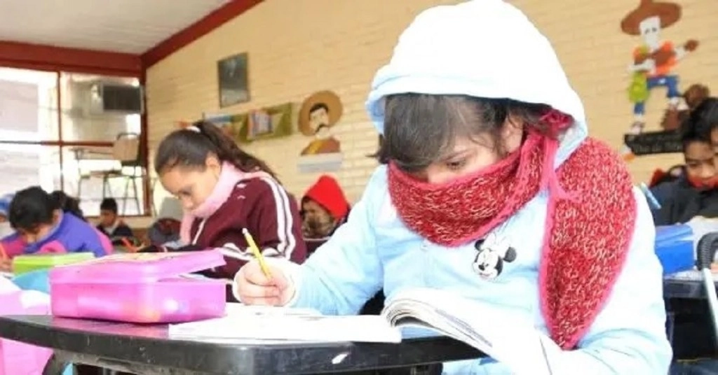 Por fríos extremos se suspendió el regreso a clases en 17 municipios de Sonora. Foto ‘La Jornada’