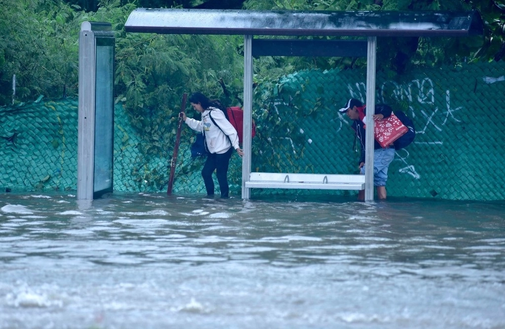 En Michoacán suspendieron clases en 20 municipios debido a las fuertes lluvias que dejó el huracán 'John'. Foto Cuartoscuro