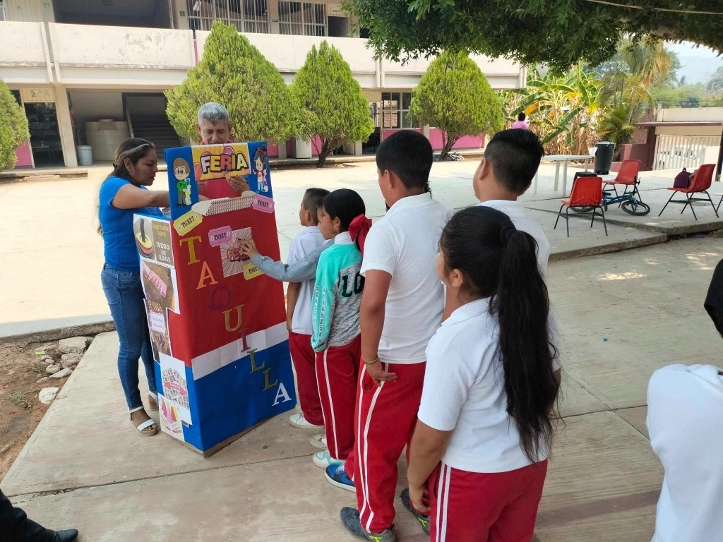 Por otra parte, se informa que "se hizo un monitoreo de la calidad del aire en la ciudad de Chilpancingo, del 6 al 11 del presente mes junto a personal técnico del Instituto Nacional de Ecología y Cambio Climático (INECC)". Foto @EducGuerrero