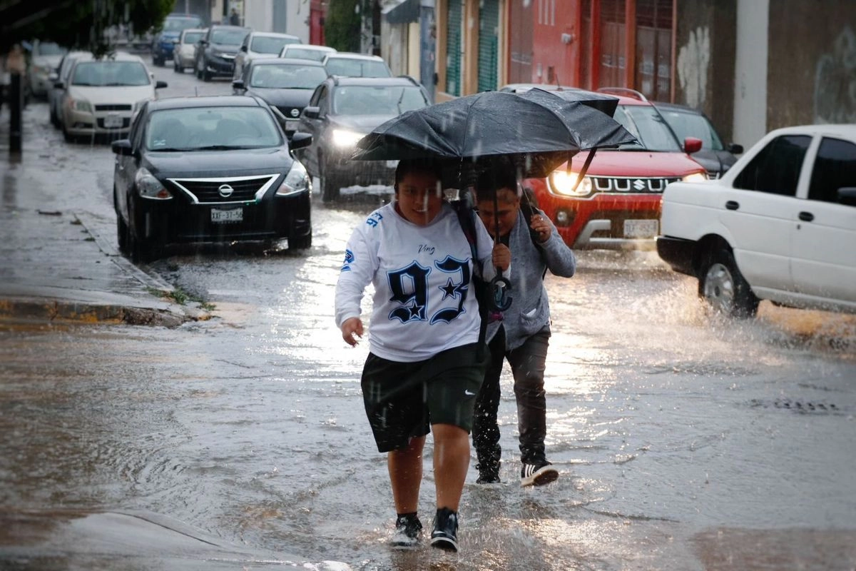 En Sinaloa, cuatro municipios suspendieron actividades escolares a consecuencia de las lluvias generadas por  los remanentes de la Tormenta 'Madeline'. Foto 