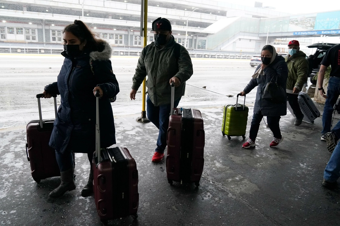 Viajeros en el aeropuerto de Chicago, este jueves. Foto Ap