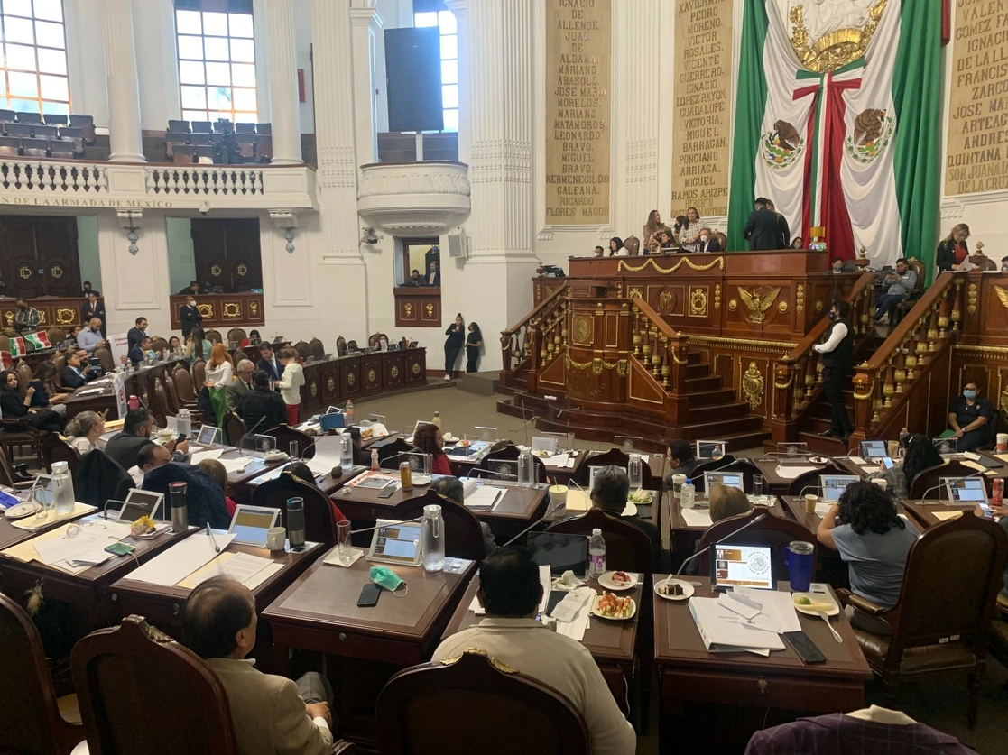 Luego del sismo de 6.9 registrado la madrugada del miércoles, se decidió suspender las actividades legislativas en el Congreso capitalino. Foto José Antonio López / Archivo