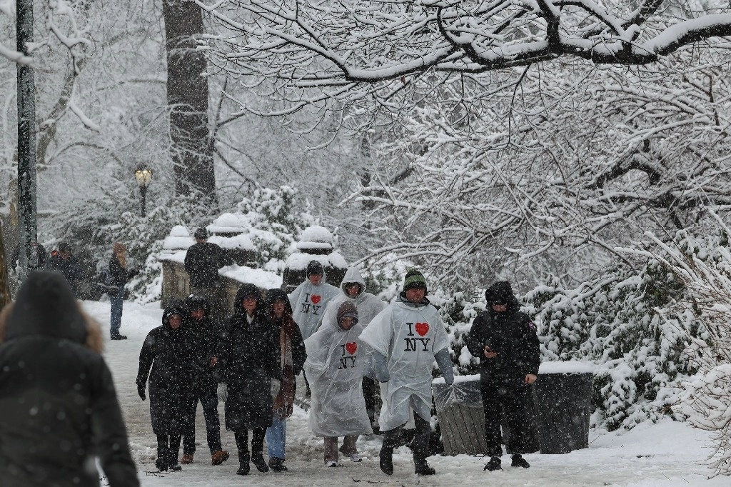 En medio de la nevada en Central Park, en Nueva York, el 13 de febrero de 2024. Foto Afp
