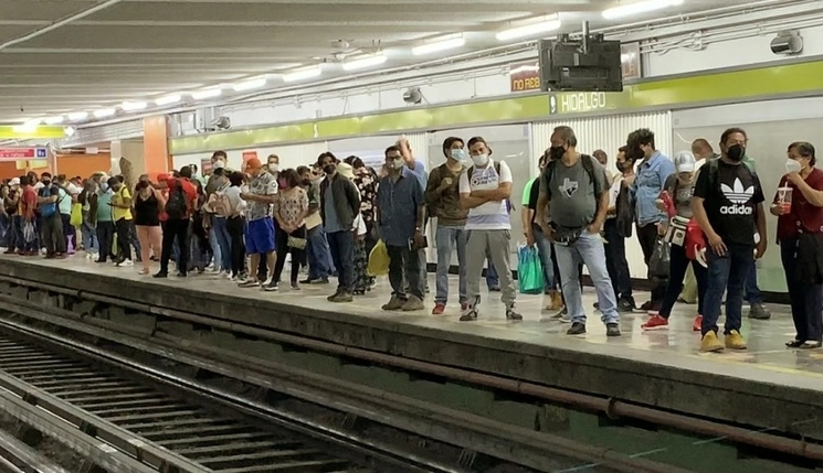 Estación del Metro Hidalgo en la Ciudad de México. Foto María Luisa Severiano / Archivo