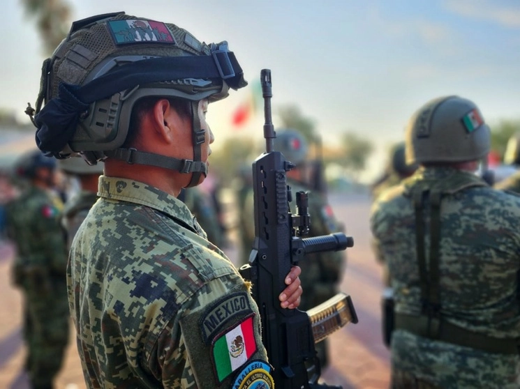 Militares durante la ceremonia de toma de protesta del nuevo mando regional. Foto La Jornada