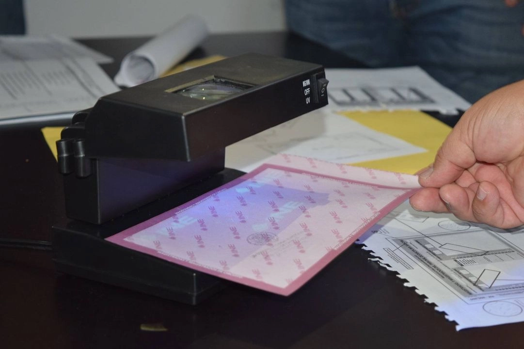Señaló que la Junta Distrital 07, con sede en Tonalá, indicó que "fue sustraída la documentación de 6 casillas seccionales del municipio de Jiquipilas, que son la 644, 647, 649, 652, 658 y 660; con un total de 55 mil 590 boletas de las seis elecciones". Foto 