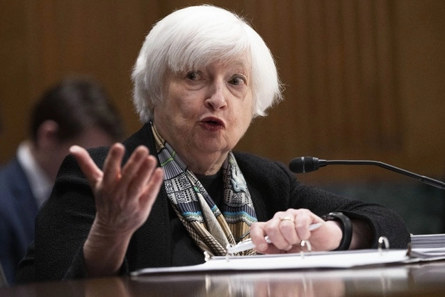 La secretaria del Tesoro, Janet Yellen, indicó que las autoridades tomaron decisiones para proteger los fondos de los clientes de los bancos Silicon Valley Bank y Signature Bank, pues había "serios riesgos de contagio". Foto Ap