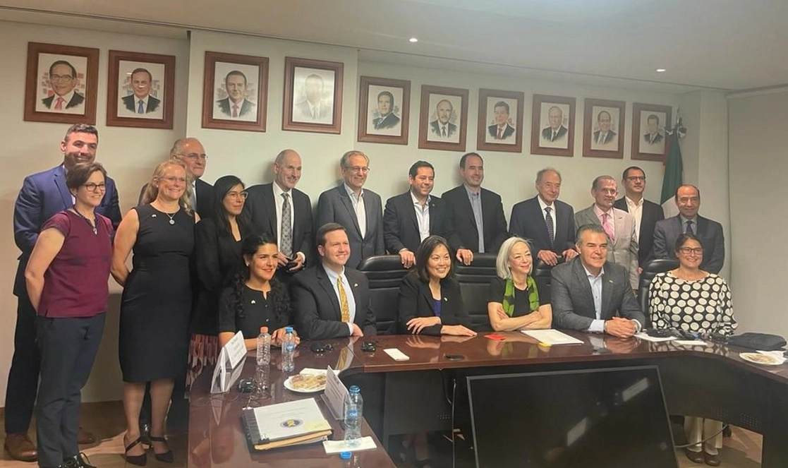 El presidente del Consejo Coordinador Empresarial, Francisco Cervantes Díaz, sostuvo una reunión con la subsecretaria del departamento de trabajo de Estados Unidos, Julie A. Su, el 5 de abril de 2022. Foto tomada del Twitter de @cceoficialmx