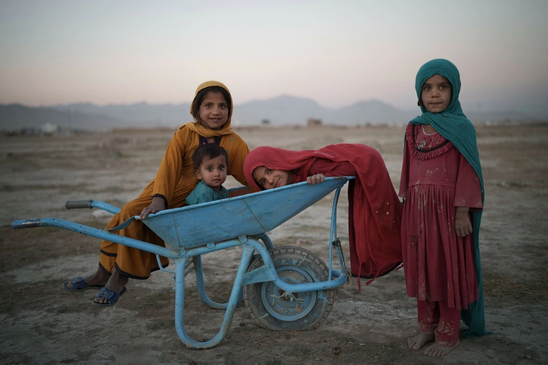 Niños en un campamento para desplazados internos en Kabul, Afganistán, el 13 de septiembre de 2021. Foto Ap