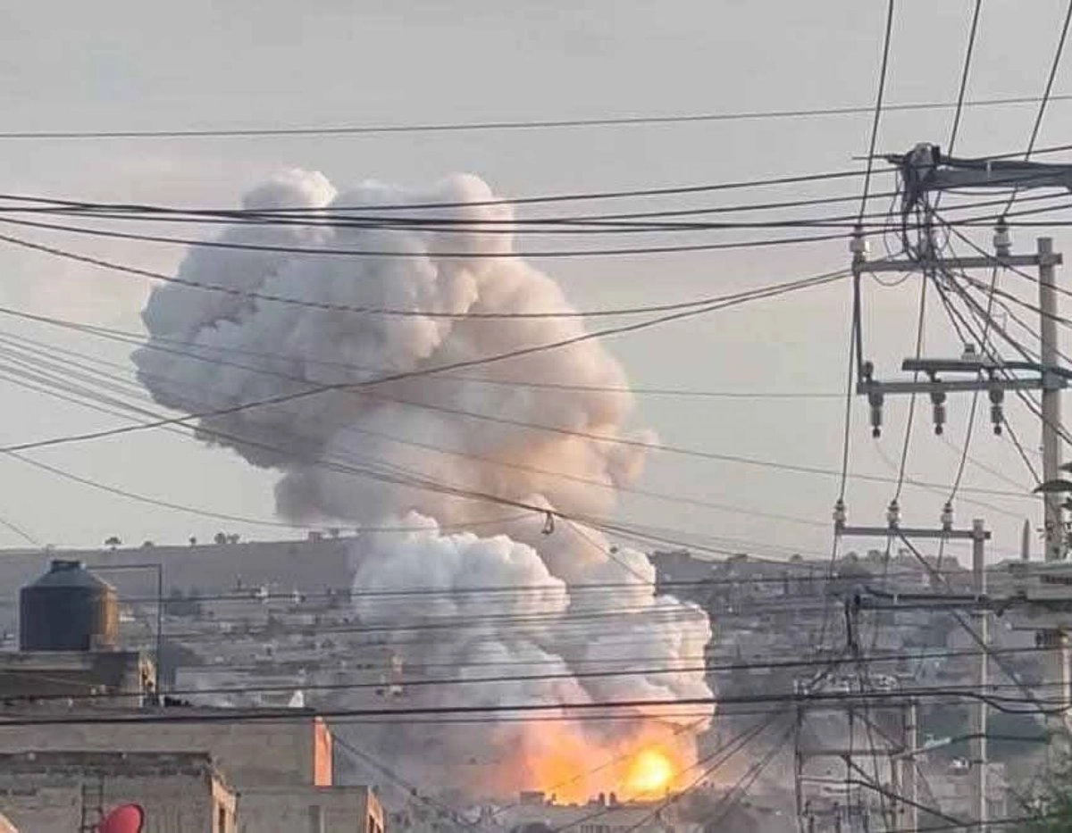 Servicios de emergencia, tanto del gobierno de Huixquilucan como del estado de México, laboran en el sitio para atender a las personas lesionadas y eliminar otros posibles riesgos.