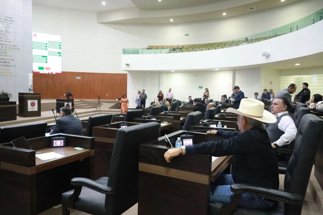 En sesión extraordinaria, el Congreso de Tamaulipas aprobó los dictámenes de la Ley de Transparencia y de la Ley de protección de Datos Personales. Foto 