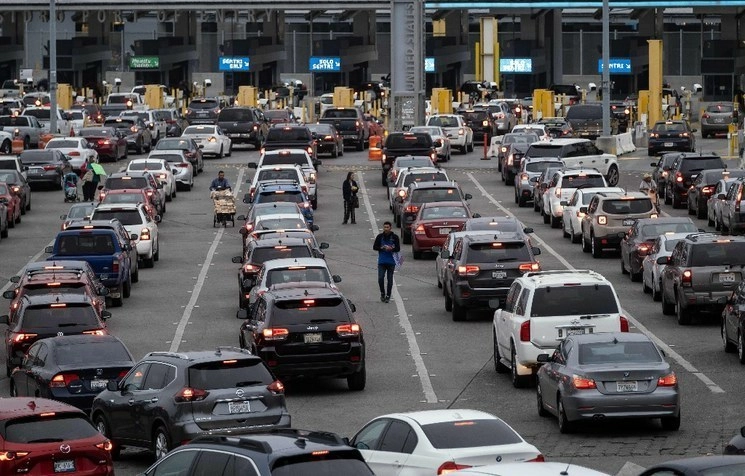 Punto de inspección vehicular en el cruce de San Ysidro, en San Diego, California. Foto AFP / archivo