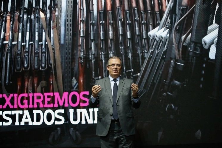 Marcelo Ebrard en la presentación de su plan de seguridad en la CDMX. Foto María Luisa Severiano / Archivo