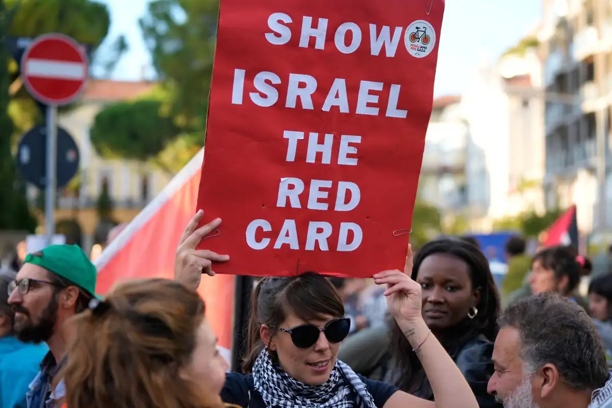 En el centro de la ciudad, alrededor de 10 mil personas asistieron a una marcha pro-Palestina, que se mantuvo sin incidentes durante casi tres horas antes de llegar a su parada final. Foto