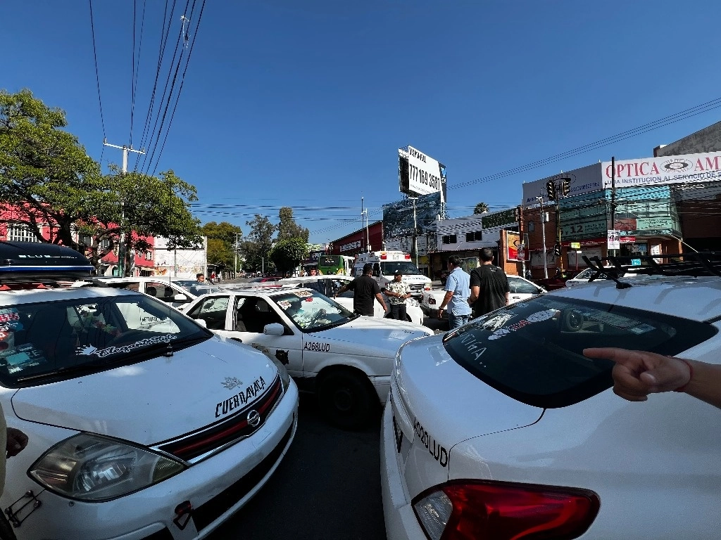 Los bloqueos iniciaron después de las 8:30 de la mañana, y hasta las 11 de este miércoles todavía continuaban. Foto Rubicela Morelos Cruz
