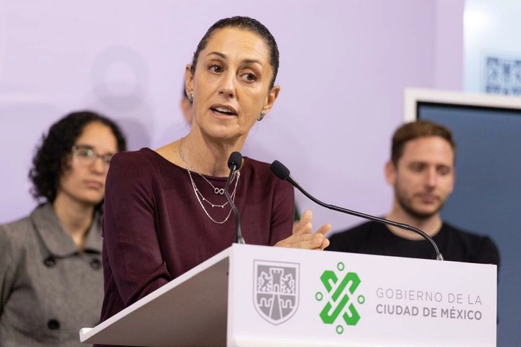 La jefa de Gobierno de la CDMX, Claudia Sheinbaum Pardo, en conferencia de prensa sobre las nuevas funciones de la app ‘Mi Taxi’. Foto Pablo Ramos