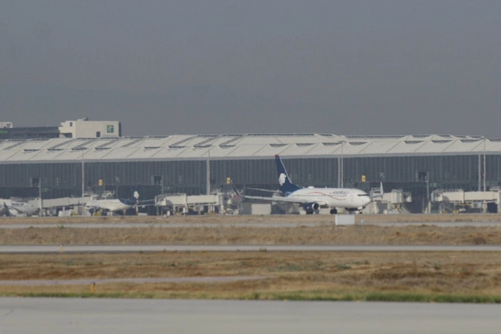 Actividad aérea de la empresa Aeroméxico en las pistas del Aeropuerto Internacional Felipe Ángeles. Foto Cuartoscuro 