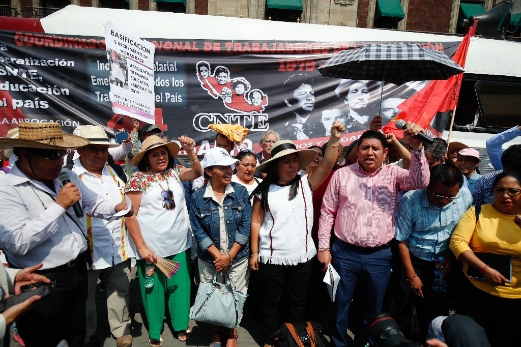 Integrantes de la CNTE durante una protesta. Foto Cristina Rodríguez