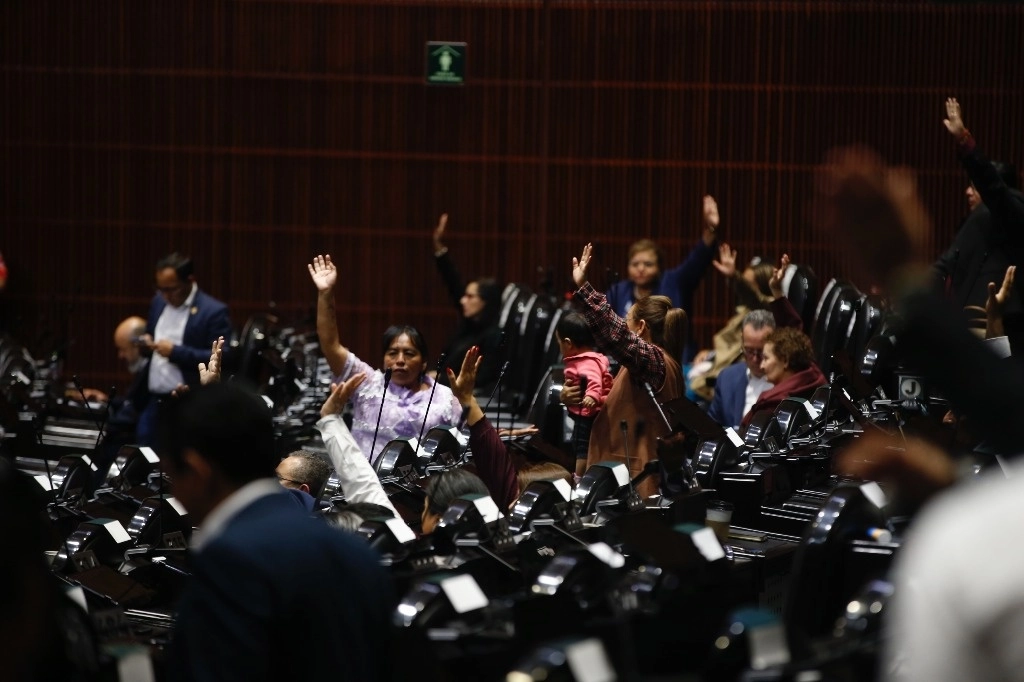 Diputados prevén reducir al Poder Legislativo mil 636 millones de pesos. La imagen, durante la sesión del martes. Foto José Antonio López 
