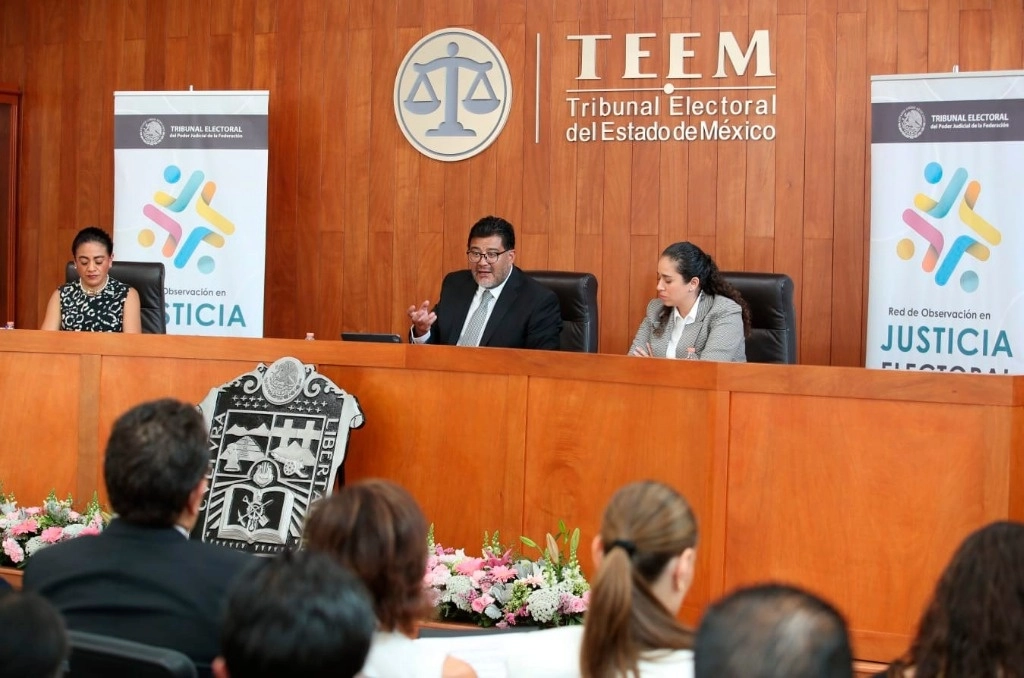 El magistrado presidente Reyes Rodríguez participó en la mesa de análisis del Seminario de metodologías para la observación de la justicia electoral: impacto del uso de los programas sociales que se realizó en el Tribunal Electoral del Estado de México. Imagen https://twitter.com/TEPJF_informa