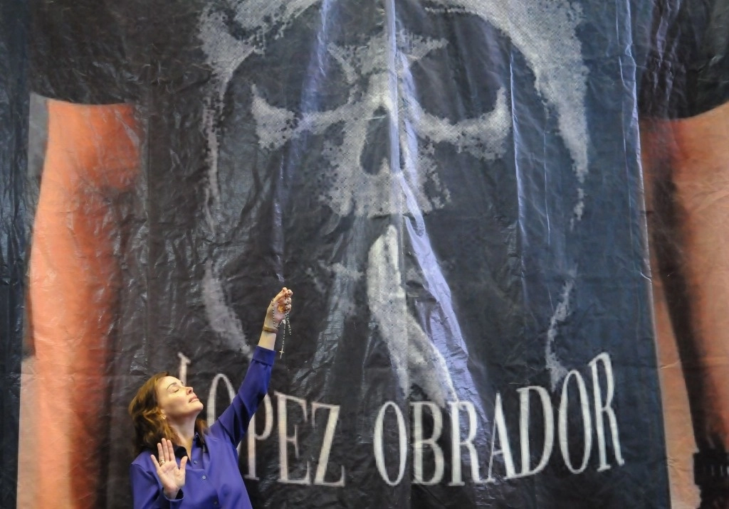 El TEPJ rechazó la queja presenta por el PAN en contra del uso de la imagen de la Santa Muerte entre militantes de Morena. Foto Cuartoscuro/Archivo