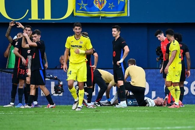 Ter Stegen será operado el lunes luego que las pruebas confirmaron que “tiene una rotura completa del tendón rotuliano de la rodilla derecha”. Foto Afp