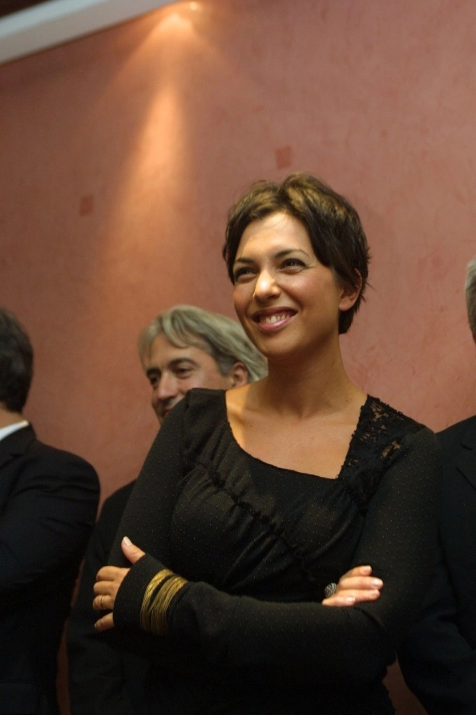 La artista lisboeta Teresa Salgueiro recuerda de manera especial su presentación en la Alhóndiga de Granaditas, porque llovía copiosamente y la gente no se iba, yo estaba sufriendo por el público. Foto Cristina Rodríguez