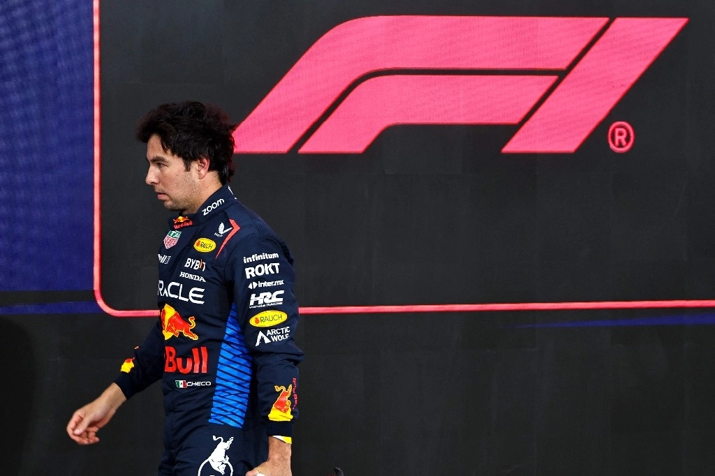 Tras una temporada de pesadilla en la F1, se pone en duda la continuidad de Sergio 'Checo' Pérez en la escudería de Red Bull. Foto Afp / Archivo