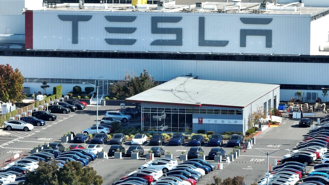 Imagen aérea de instalaciones de Tesla en California. Foto Afp