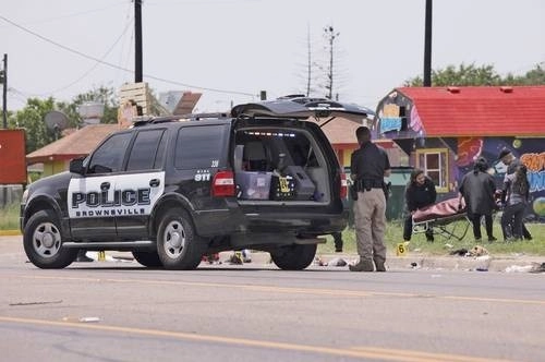 El jefe de la policía de Brownsville, Felix Sauceda, dijo cuando ocurrió el accidente que la
camioneta se pasó un semáforo en rojo, perdió el control, se volcó y arrolló a 18 personas. Foto Ap/ Archivo 