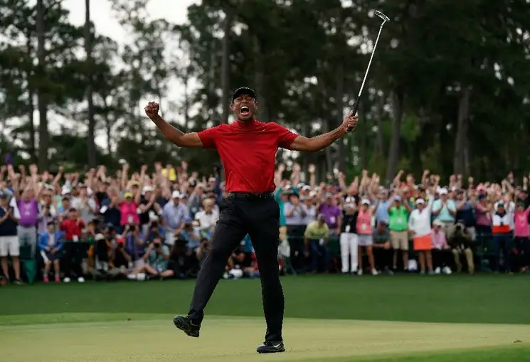 En imagen de archivo, Tiger Woods se emociona cuando gana el torneo de golf Masters, el  14 de abril de 2019, en Augusta, Georgia. Foto Ap
