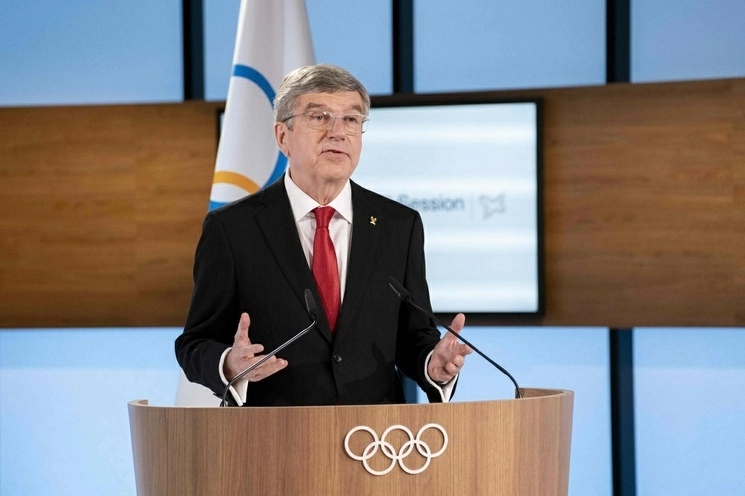 Bach recordó que en París-2024 "no habrá equipos ni delegaciones" rusas o bielorrusas, pero apuesta porque haya "deportistas a título individual (...) sin banderas, sin himnos, sin colores ni identificación alguna". Foto OIS / IOC vía Afp / Archivo