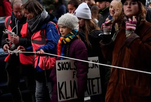 La activista climática Greta Thunberg hará sus protestas climáticas de los Viernes por el Futuro vía online, como medida para evitar el coronavirus. Foto Afp 
