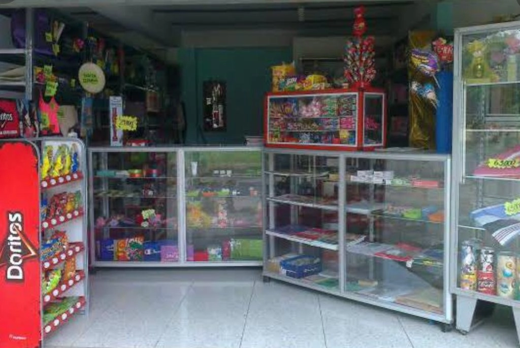 Una tienda minorista en la CDMX. Foto La Jornada
