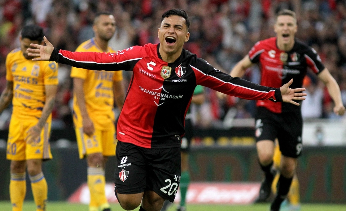 Ian Torres celebra su anotación en el partido frente a Tigres. Foto Afp
