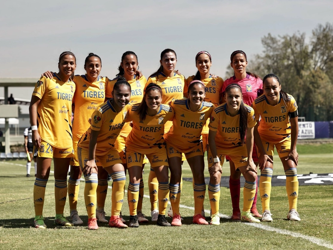 Sin sorpresas en el inicio de la liguilla de la Liga MX Femenil, Tigres vapuleó 4-0 a Cruz Azul. Foto tomada del Twitter de @TigresFemenil