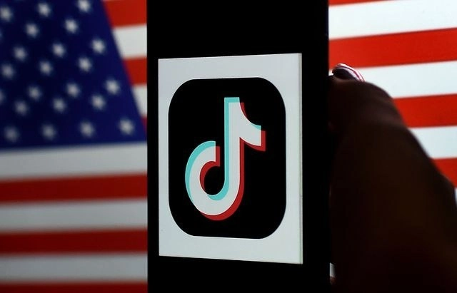TikTok anunció este lunes que presentó una demanda contra el gobierno de Donald Trump por la orden ejecutiva que bloquea a la compañía en EU. Foto Afp