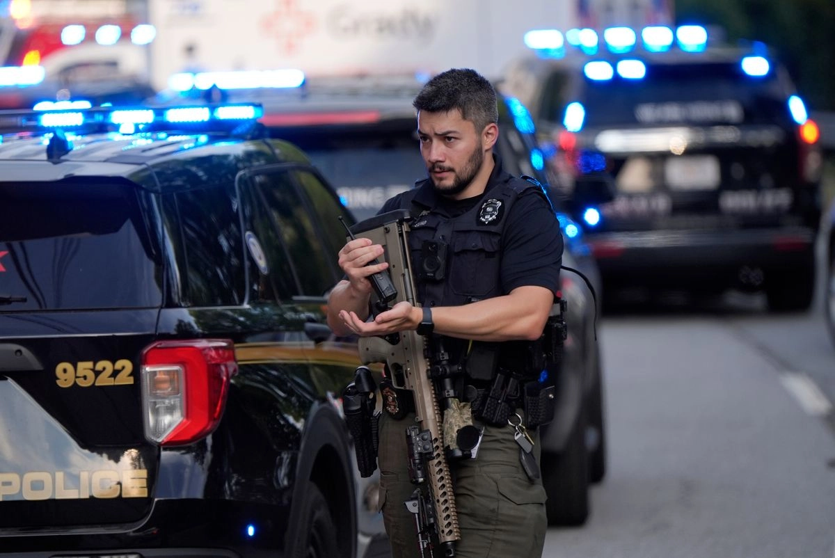 Un altercado verbal derivó en un tiroteo en el Times Square de NY, EU; los tres heridos se encuentran estables y están siendo atendidos en un hospital. Foto 