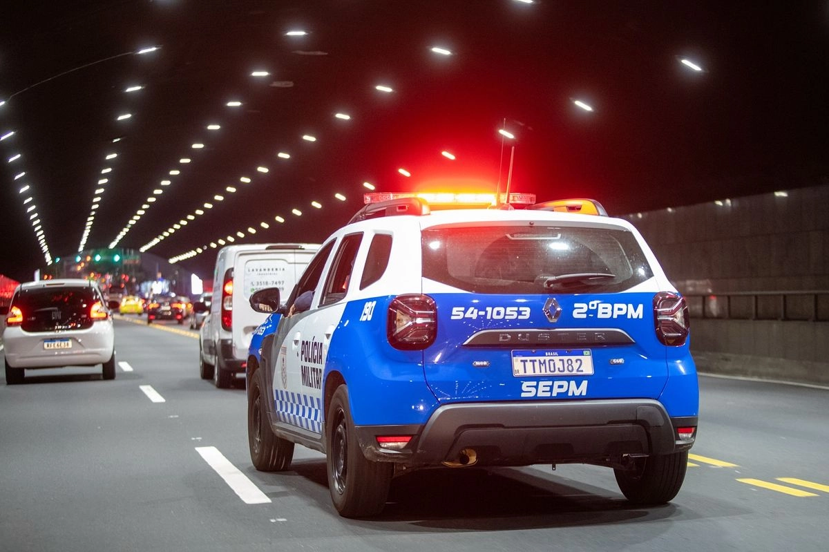 La policía de la ciudad de Sobral, en Brasil, informó que en el lugar del ataque fueron encontradas drogas, una balanza de precisión y materiales de embalaje. Foto tomade de FB 