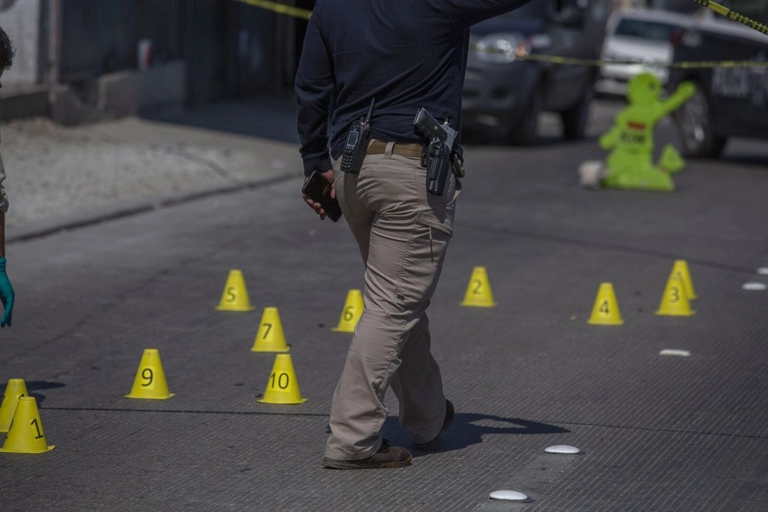 Seis hombres muertos y uno herido es el resultado de un tiroteo entre elementos de seguridad privada y un grupo armado en el Puerto San Carlos, Baja California. Foto 