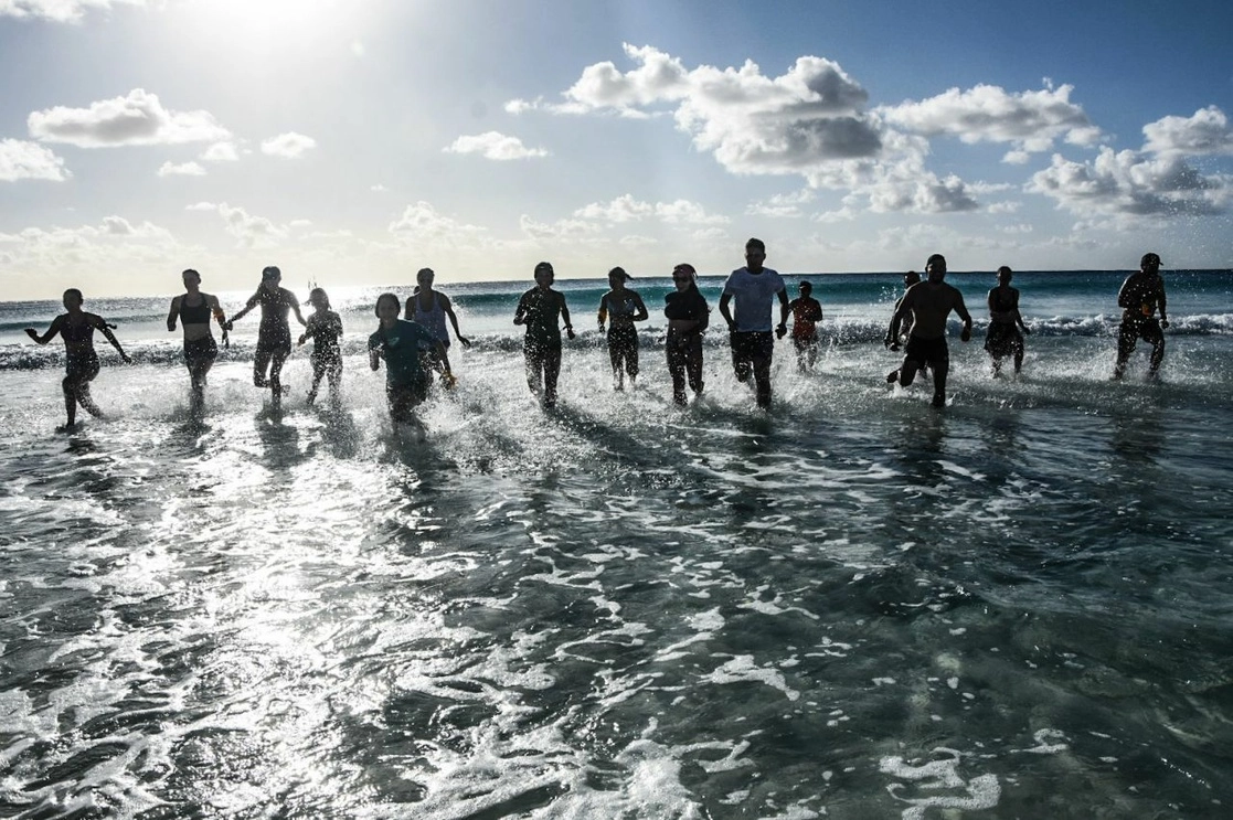 Deportistas se ejercitan en playas de Cancún. Foto Cuartoscuro/ archivo