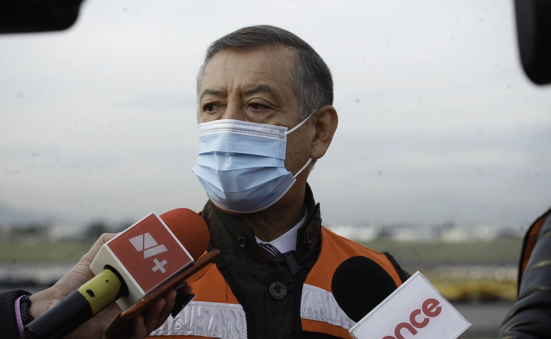 Pedro Zenteno Santaella, titular del ISSSTE, dijo que se debe ver el sector salud de manera homogénea, lo cual permitirá hacer la prevención de salud de esa forma, al igual que las compras consolidadas, los salario homologados, y todo esto beneficiará al sector, “que se ponga siempre en el centro de la atención al enfermo no a la enfermedad”. Foto Cristina Rodríguez / Archivo