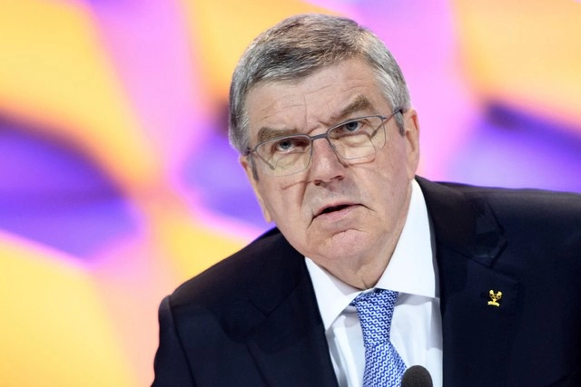 El presidente del COI, Thomas Bach, respaldó la posición de Tokio, afirmando que su organización está "totalmente comprometida" con realizar los Juegos según lo previsto. Foto Ap / Archivo