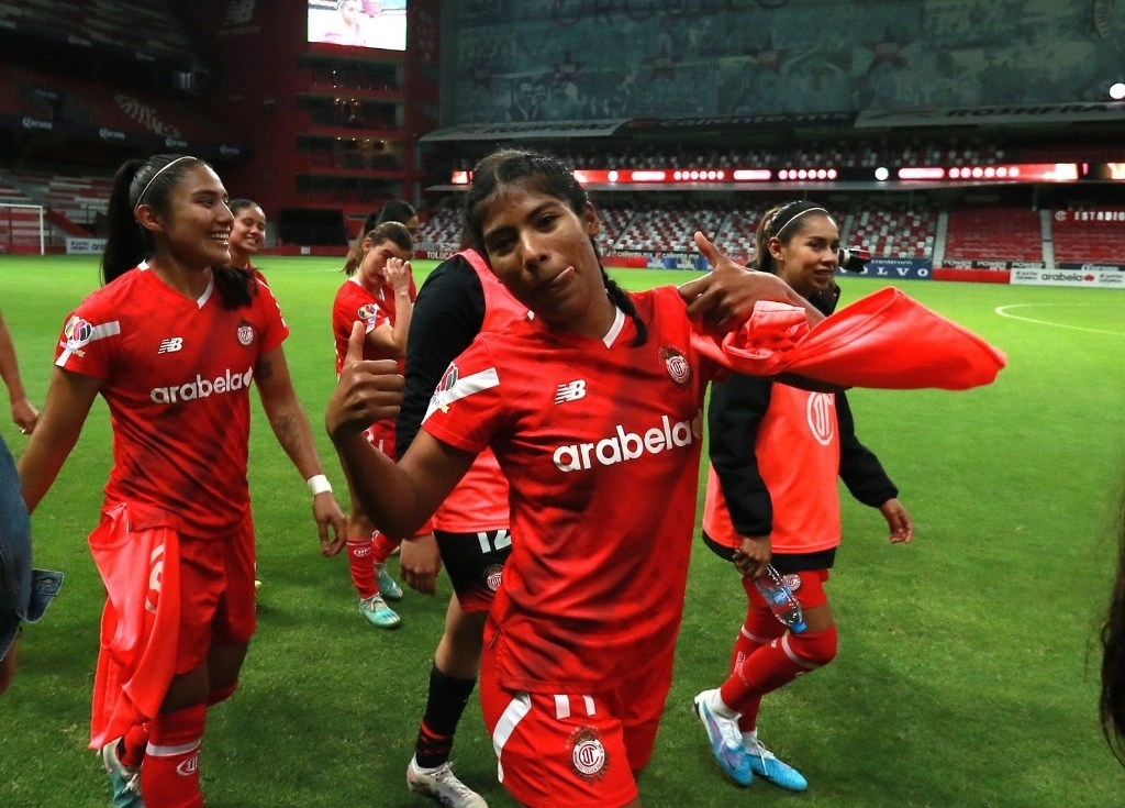 A su vez, el conjunto celeste, que sumó tres derrotas de forma consecutiva, se quedó con 19 unidades en el sitio 12, lejos de los puestos de liguilla. Foto @TolucaFemenil