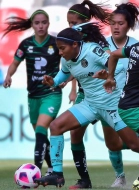 Las Diablas impusieron sus condiciones desde los primeros instantes en el estadio Nemesio Diez y al minuto 20 llegaron a la meta. Foto @ClubSantosFem