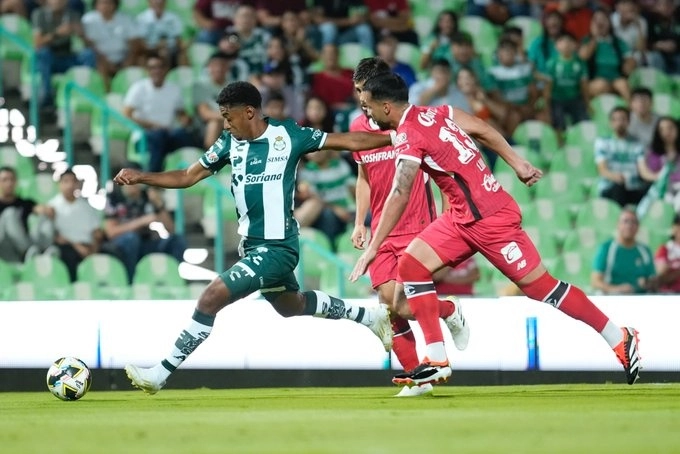 Una inesperada derrota 2-0 ante Santos ha sido muy costosa para Toluca. Foto @ClubSantos