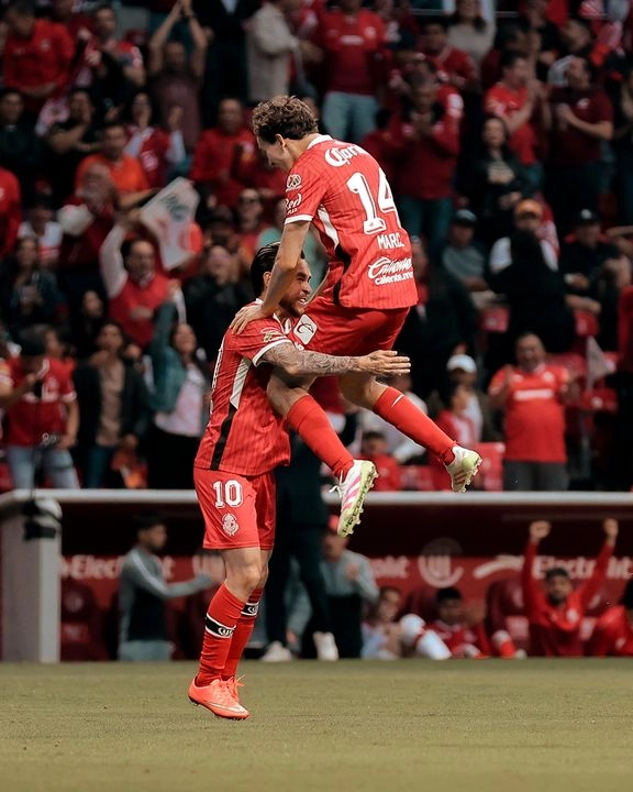 Toluca se consolidó como sublíder del torneo Clausura 2025 de la Liga Mx tras vencer 2-1 a Santos Laguna este domingo. Foto 