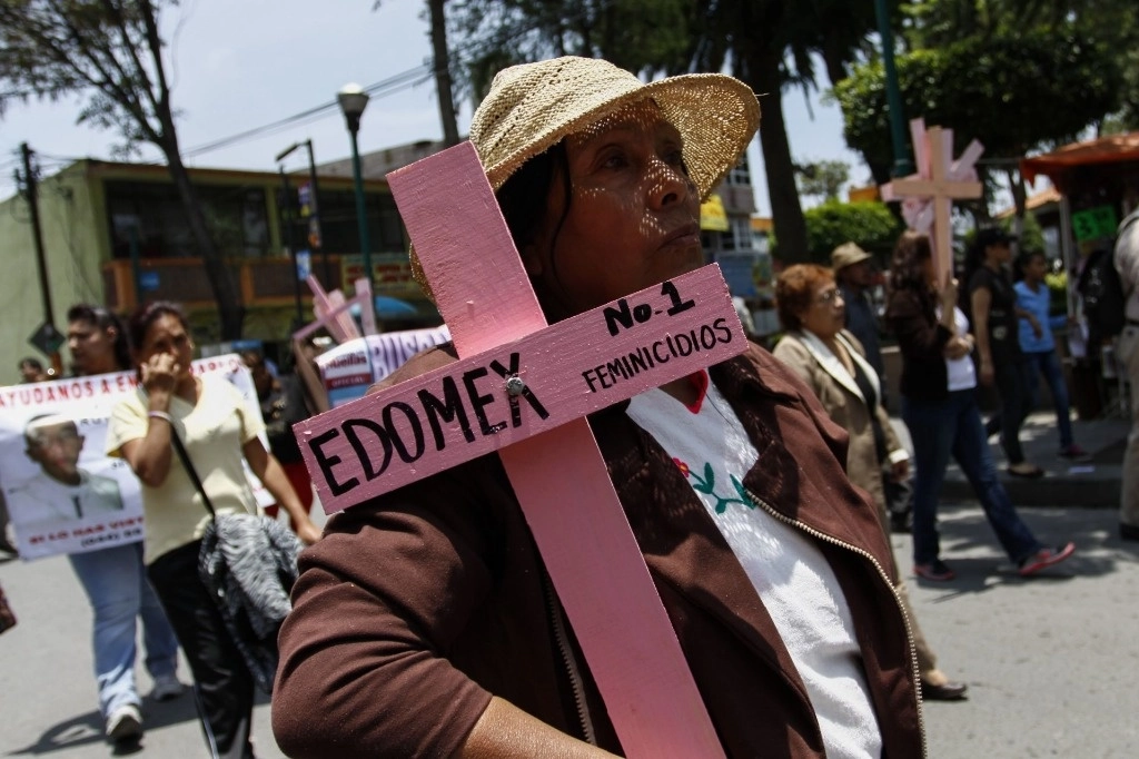 Durante una protesta contra los casos de feminicidios en el estado de México. Foto Cuartoscuro / Archivo 
